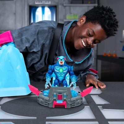 04 24742_MBL_SGL_PK_CRYO_LAB_CLCTR_FIG_PANTHER_LIFESTYLE_1x1_BG_2