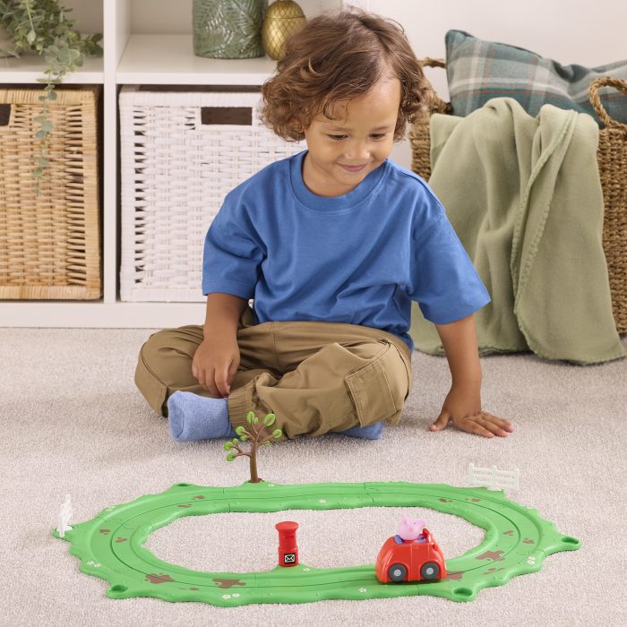 08343 PEPPA PIG WHIZZ-AROUND PEPPA'S LITTLE RED CAR LSS